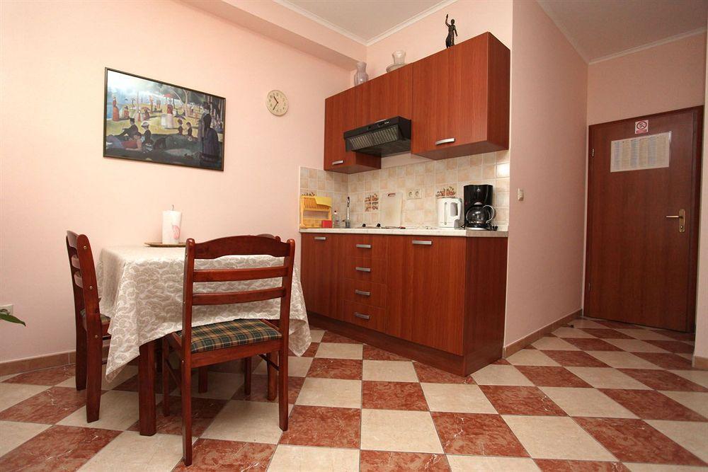 Split Apartments Peric エクステリア 写真