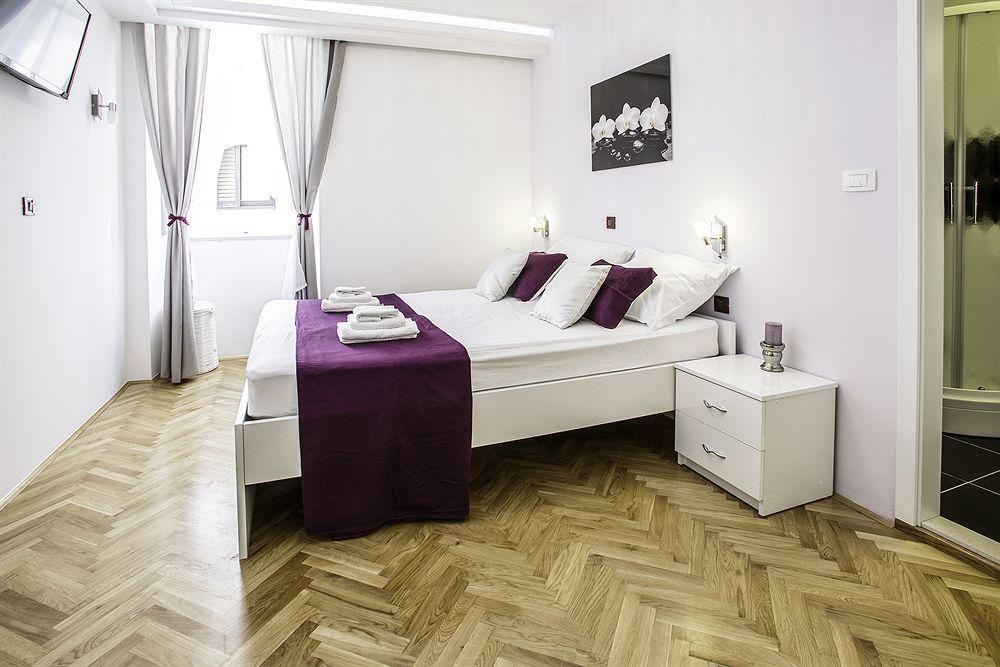 Split Apartments Peric エクステリア 写真