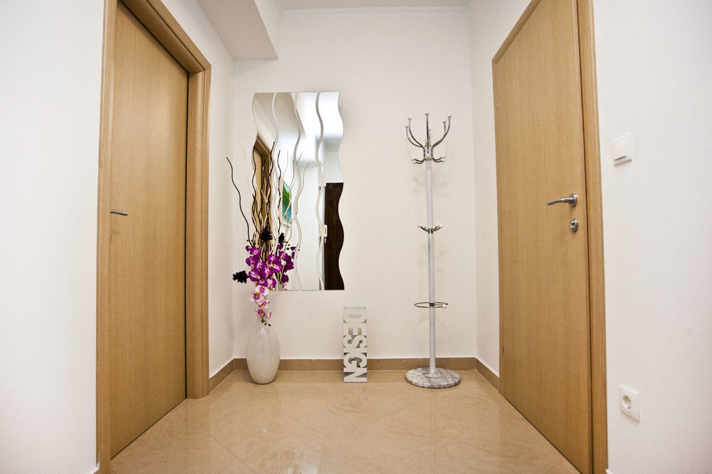 Split Apartments Peric エクステリア 写真