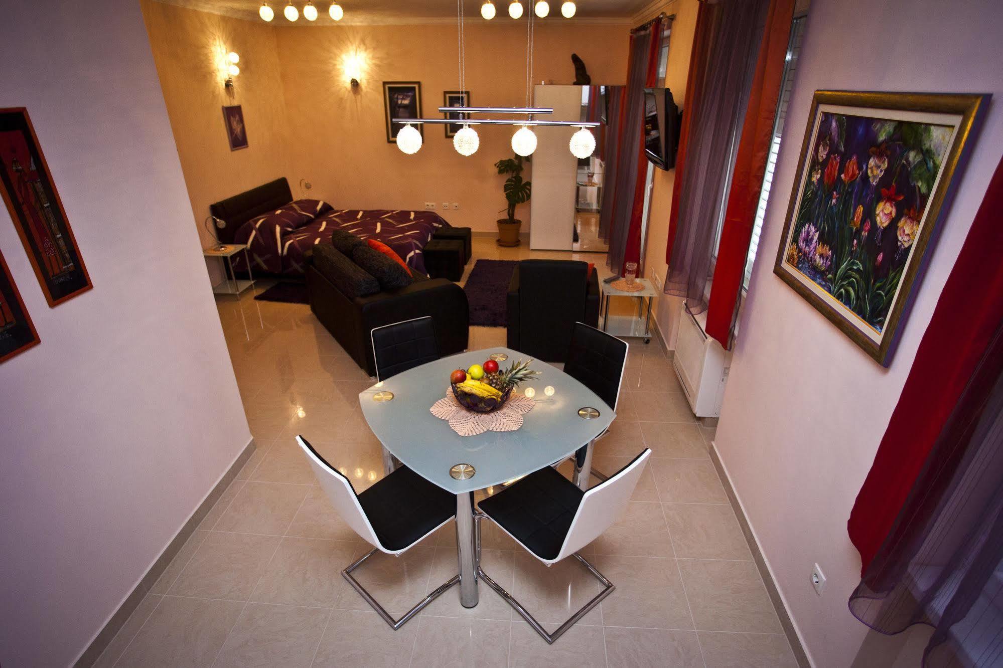 Split Apartments Peric エクステリア 写真